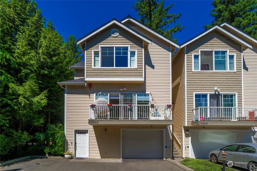 Photo of 17902 NE 90th Street, Redmond, WA 98052 (MLS # 2147788)