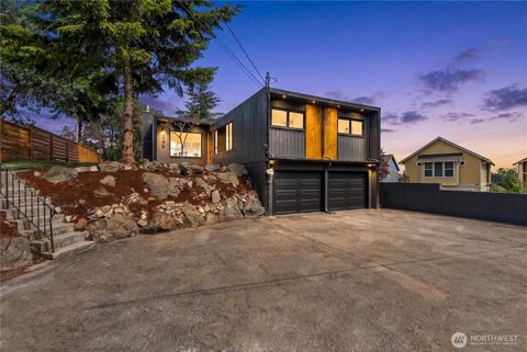 Photo of 348 Ford Avenue, Bremerton, WA 98312 (MLS # 2527883)