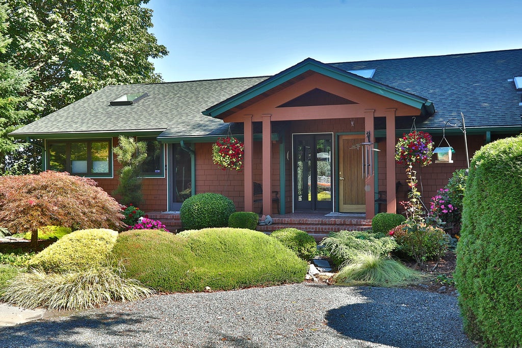 Photo of 6105 Bob Galbreath, Clinton, WA 98236 (MLS # 2595989)