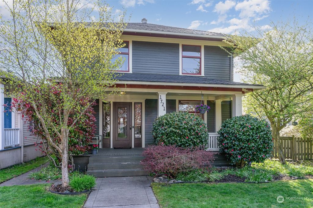 Photo of 1721 Hoyt Avenue, Everett, WA 98201 (MLS # 2220852)