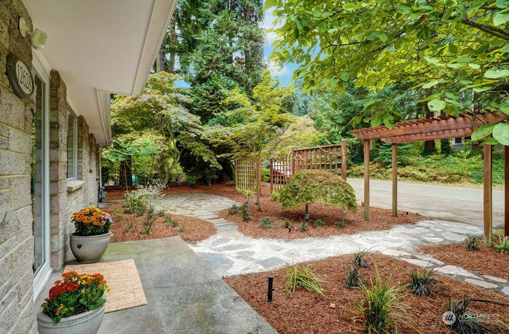 Photo of 12628 10th Avenue NE, Seattle, WA 98125 (MLS # 1989038)