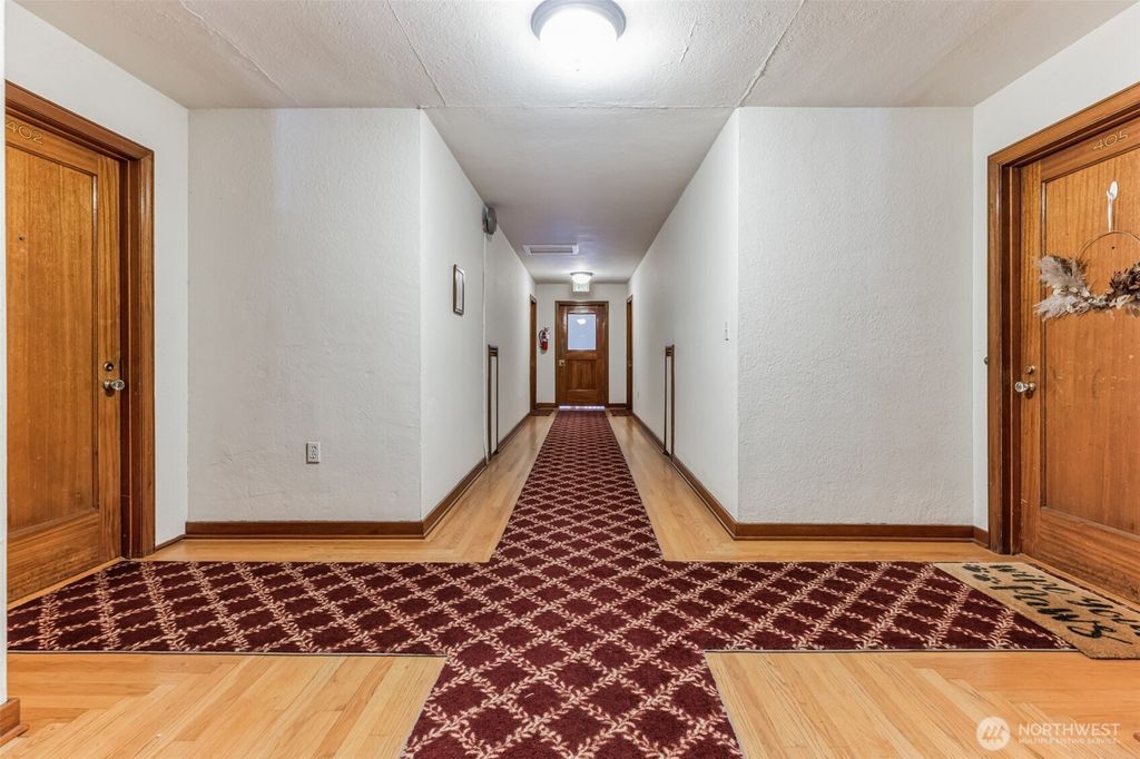 Photo of 4235 Brooklyn Avenue NE #402, Seattle, WA 98105 (MLS # 2340843)
