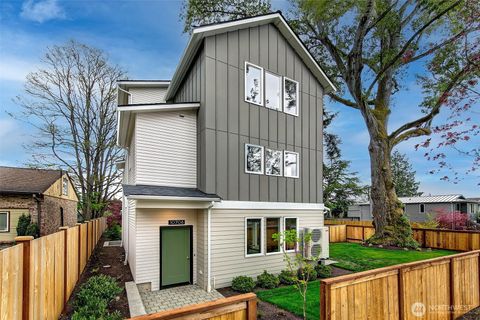 10706 Fremont Avenue N Seattle WA 98133