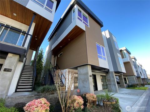 Photo of 213 4th Court S, Kirkland, WA 98033 (MLS # 2392840)