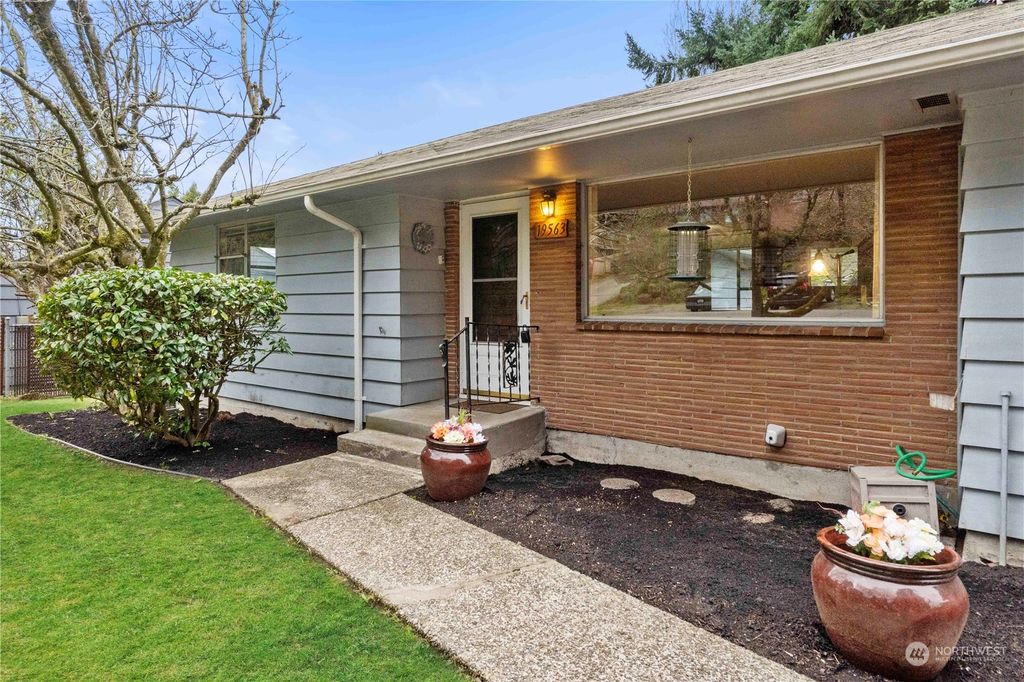 Photo of 19563 3rd Avenue S, Des Moines, WA 98148 (MLS # 2187919)