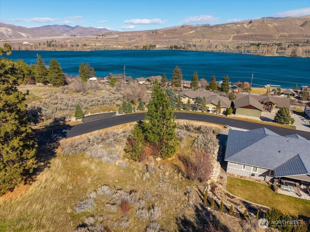 Photo of 15315 Lakeview Street, Entiat, WA 98822 (MLS # 2487600)