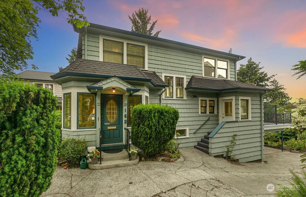 Photo of 162 McGraw Place, Seattle, WA 98109 (MLS # 2258239)