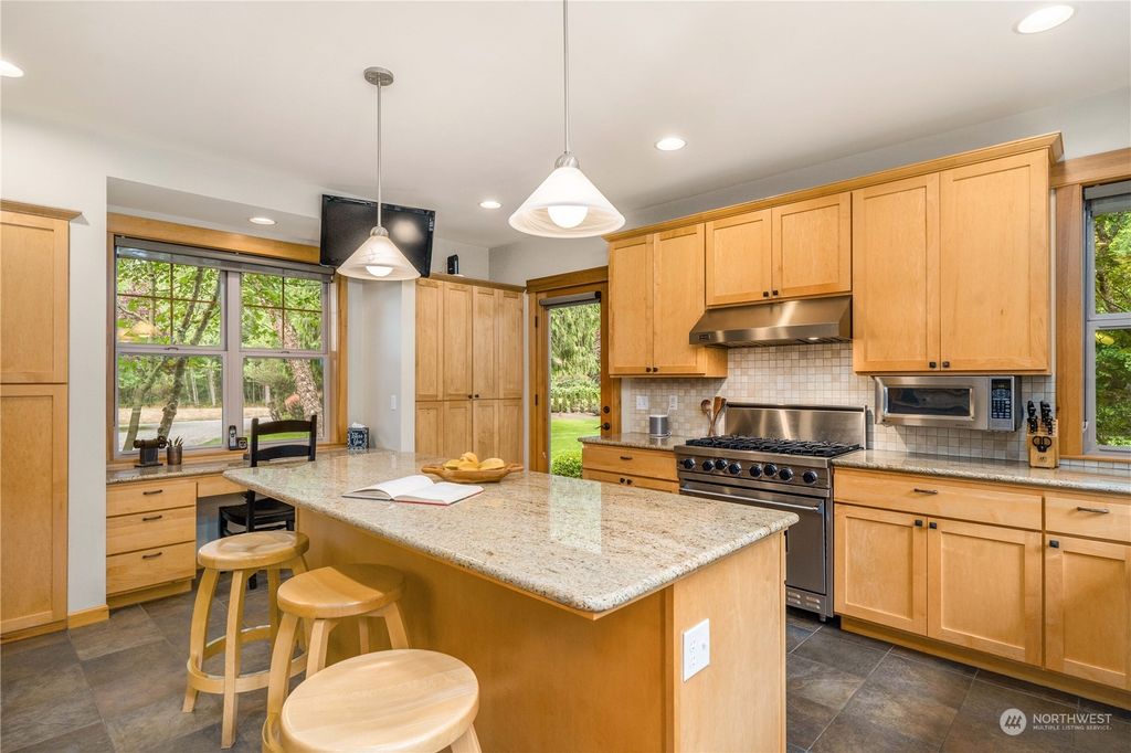 listing image 9365037963844796749