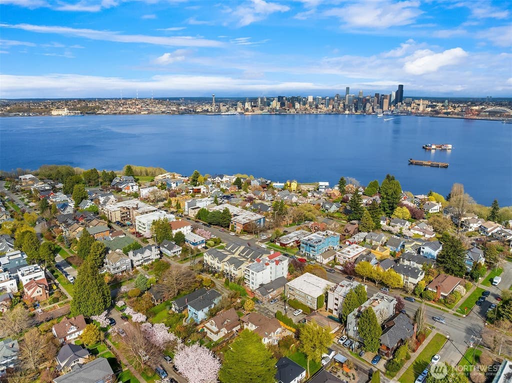 Photo of 1633 California Avenue SW #B, Seattle, WA 98116 (MLS # 2564138)