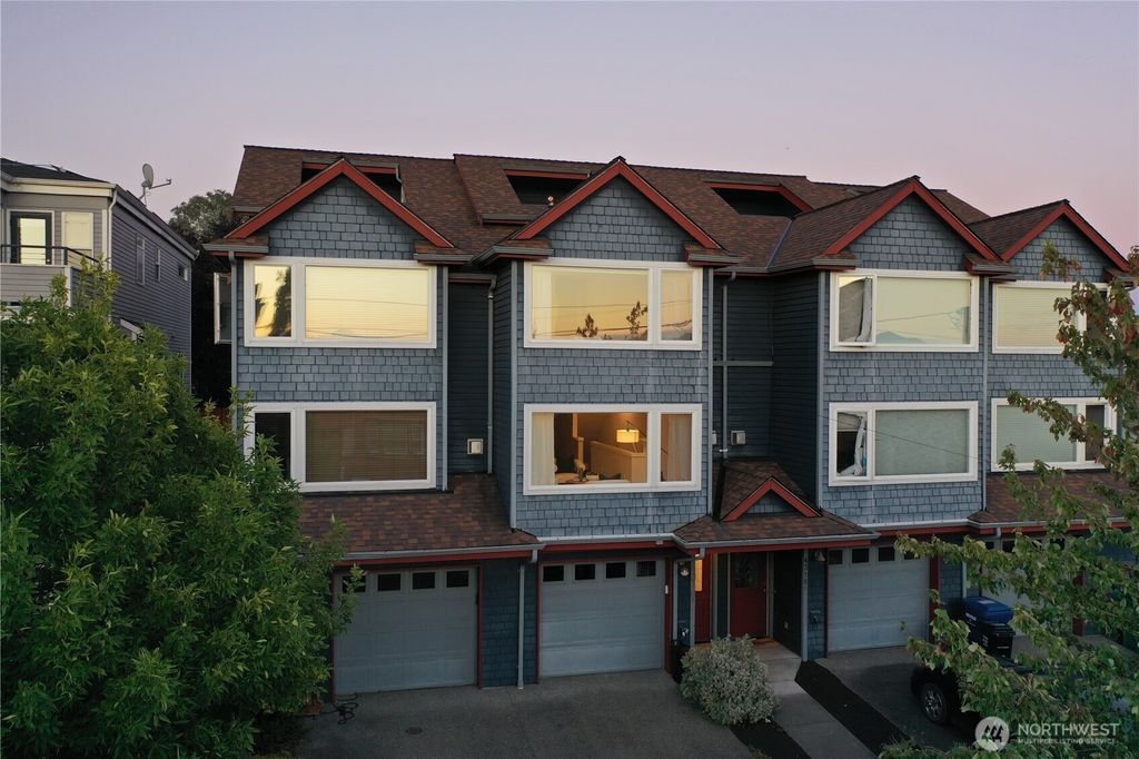 Photo of 4318 Phinney Avenue N #B, Seattle, WA 98103 (MLS # 2416095)