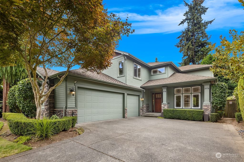 Photo of 9833 NE 27th Street, Bellevue, WA 98004 (MLS # 2156611)