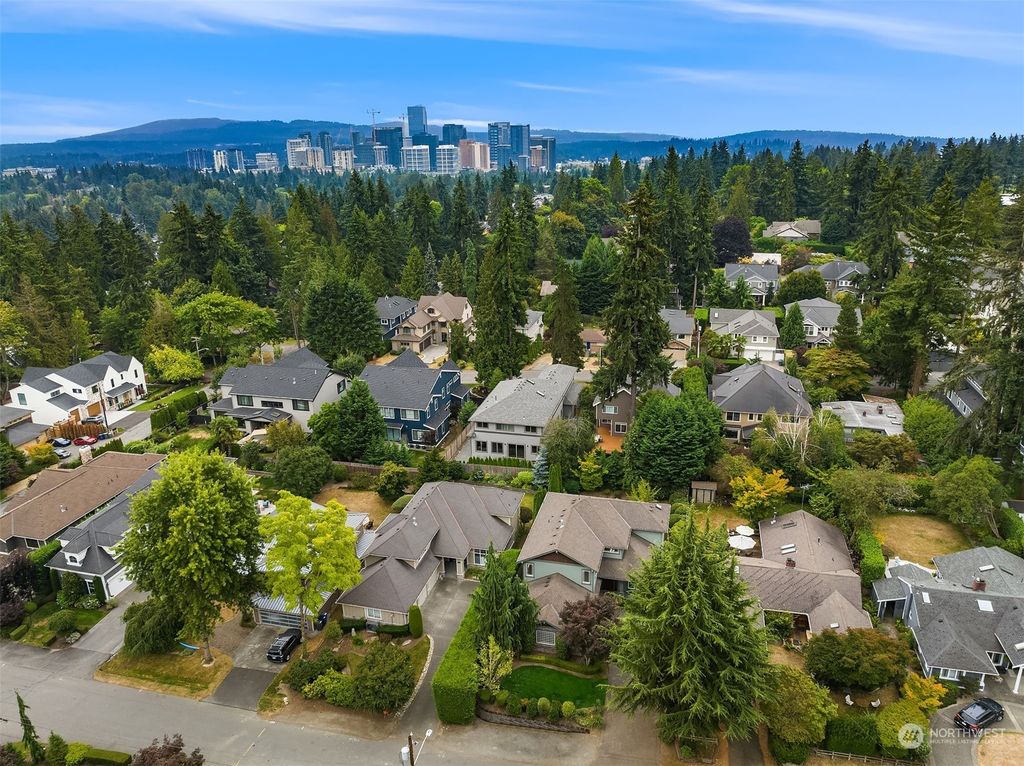 Photo of 9833 NE 27th Street, Bellevue, WA 98004 (MLS # 2156611)