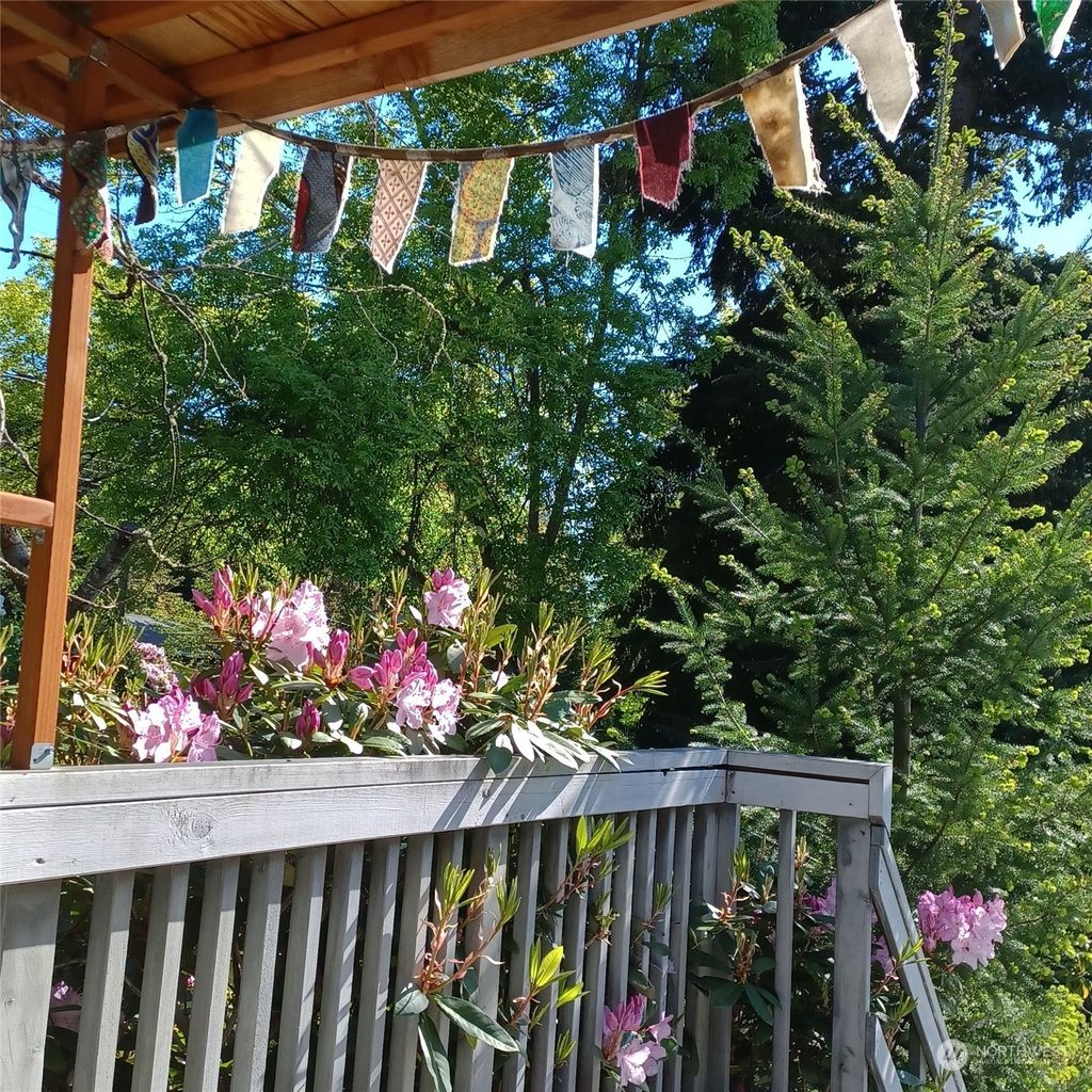 Photo of 1307 SW 116th Street, Burien, WA 98146 (MLS # 2147825)