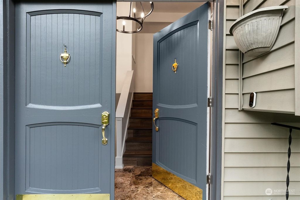 Photo of 6720 121st Avenue SE, Bellevue, WA 98006 (MLS # 2002365)