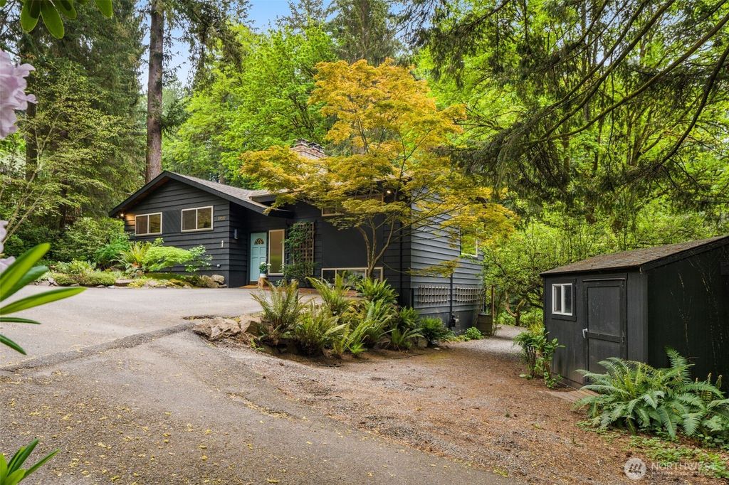 Photo of 19207 40th Place NE, Lake Forest Park, WA 98155 (MLS # 2519098)