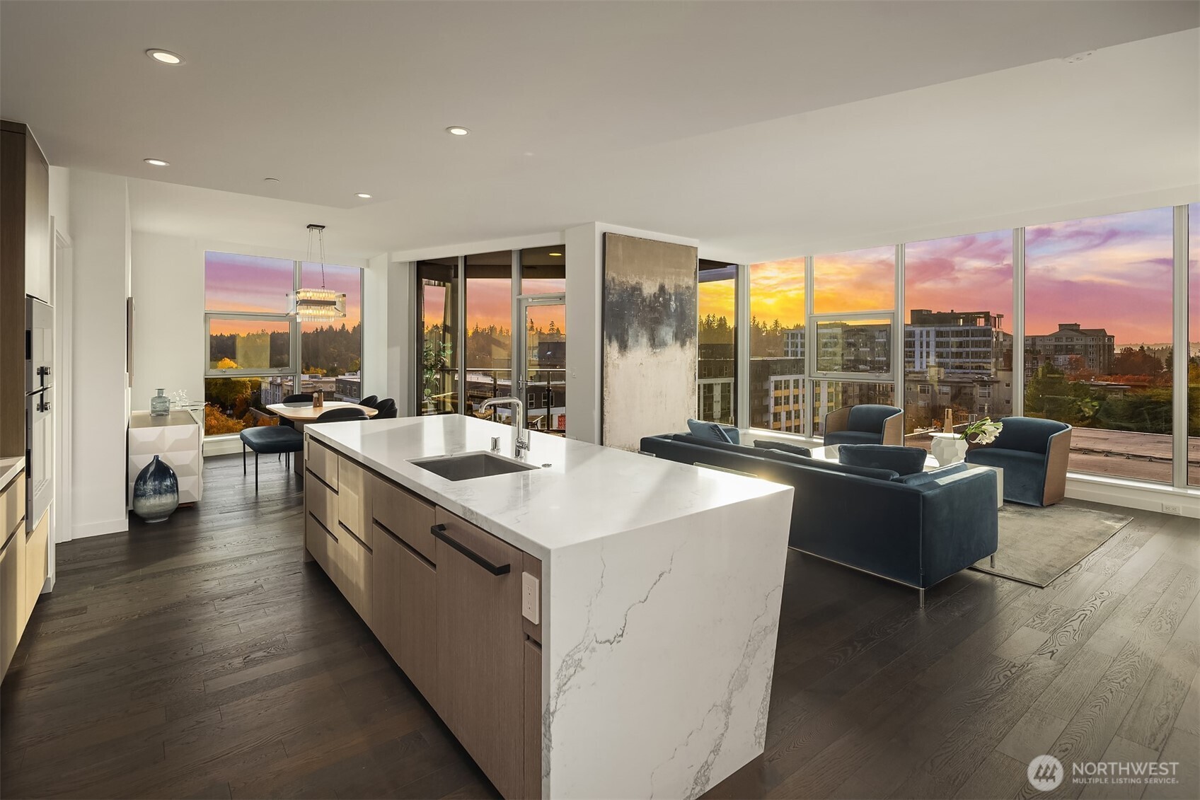 188 Bellevue Way NE 707