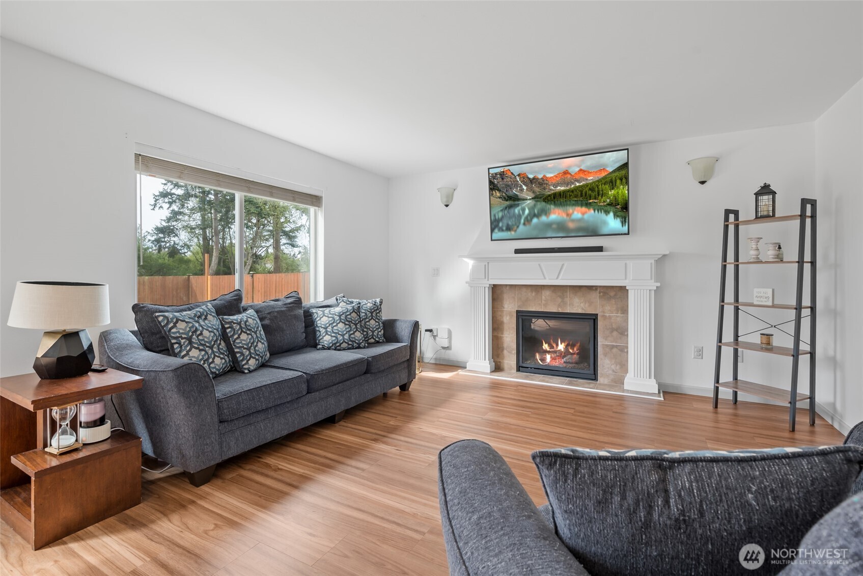 1077 NW Longview Drive