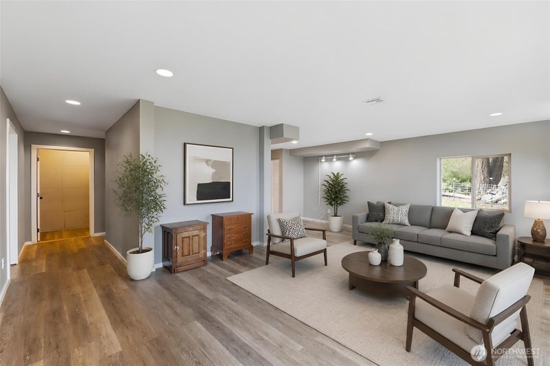 1103 Berry Way