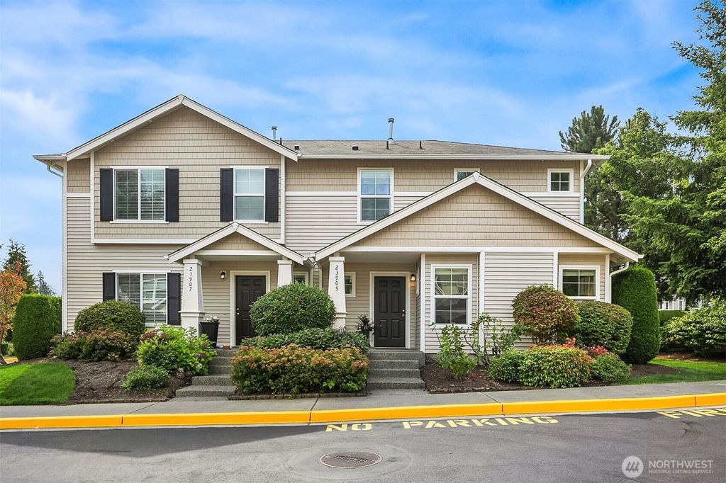 Photo of 23905 NE 113th Lane #4, Redmond, WA 98053 (MLS # 2422532)