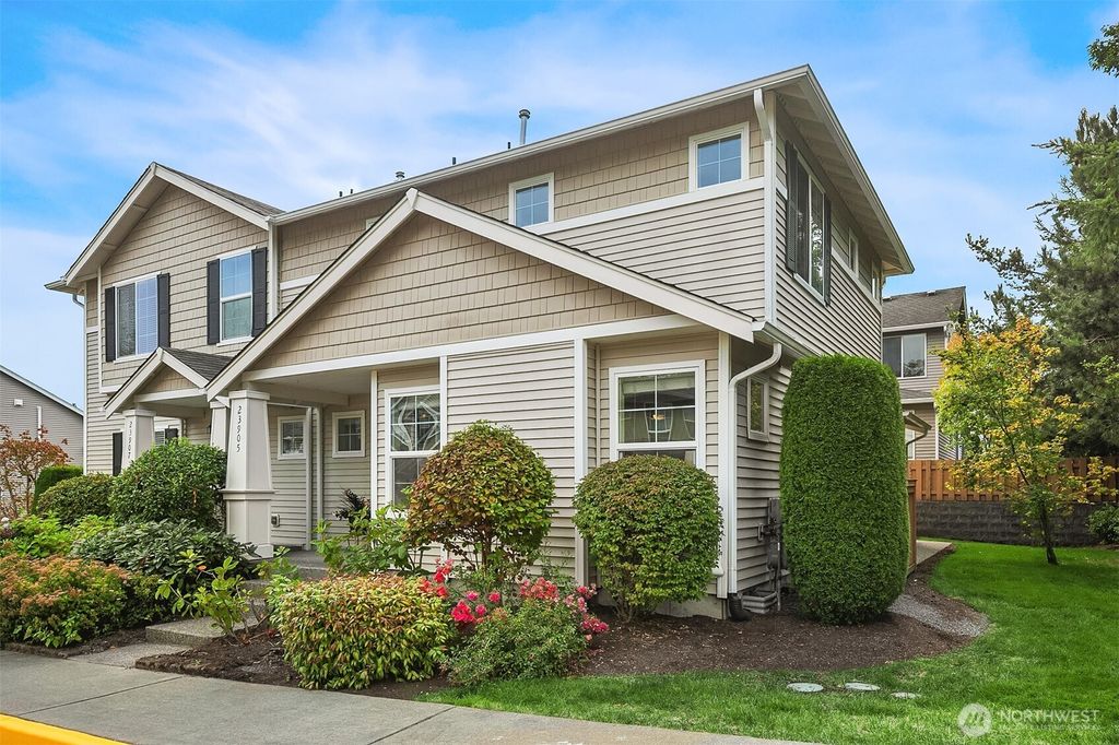 Photo of 23905 NE 113th Lane #4, Redmond, WA 98053 (MLS # 2422532)