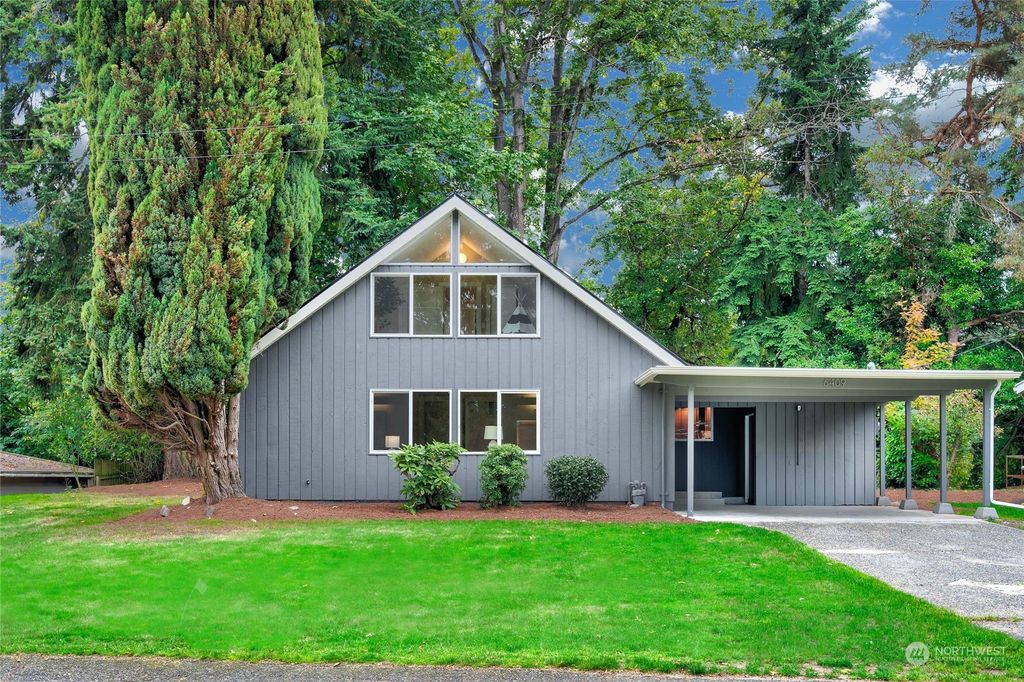 Photo of 6409 NE 154th Street, Kenmore, WA 98028 (MLS # 2171100)