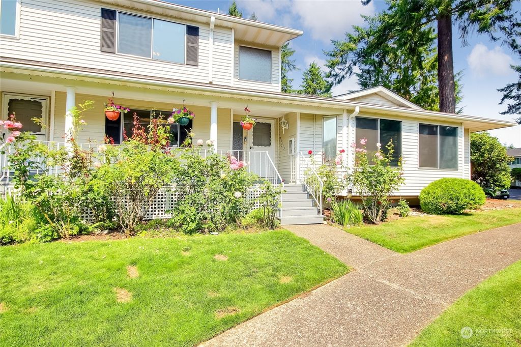 Photo of 32619 1st Place S #195, Federal Way, WA 98003 (MLS # 2155533)