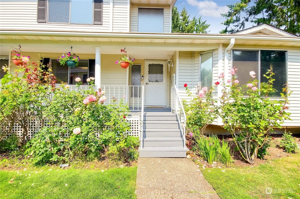 Photo of 32619 1st Place S #195, Federal Way, WA 98003 (MLS # 2155533)