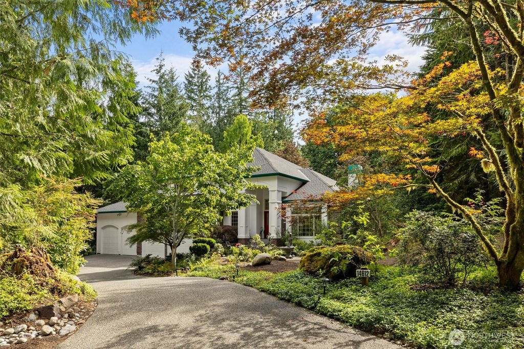 Photo of 14612 255th Lane SE, Issaquah, WA 98027 (MLS # 2395365)