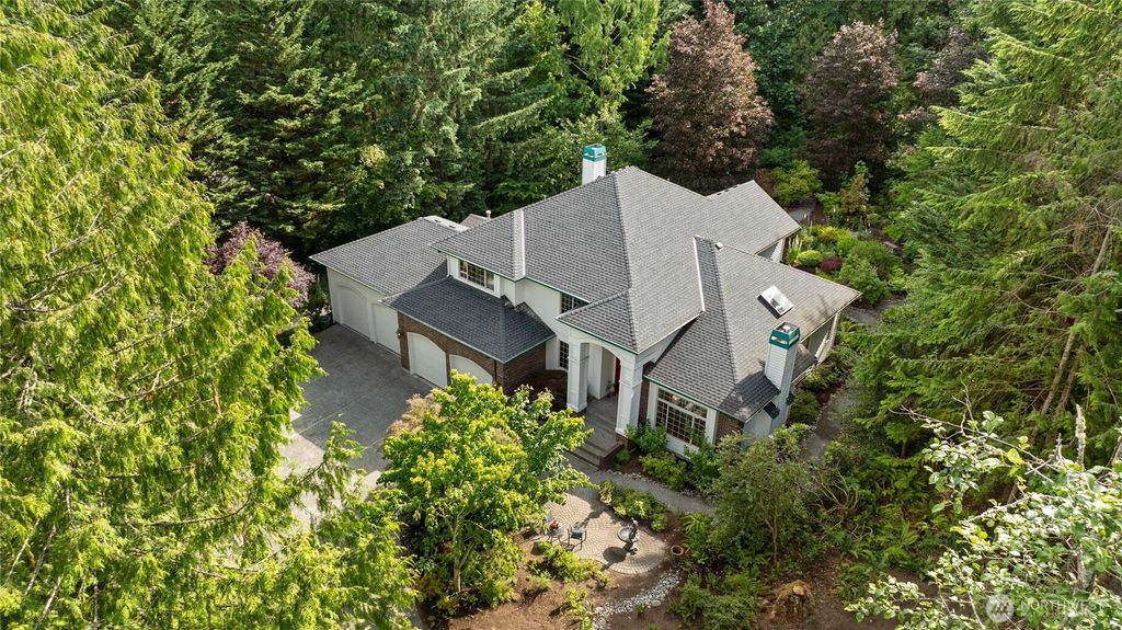 Photo of 14612 255th Lane SE, Issaquah, WA 98027 (MLS # 2395365)