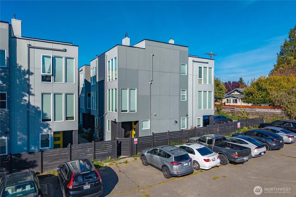 Photo of 9462 SW 20th Avenue SW, Seattle, WA 98106 (MLS # 2587340)