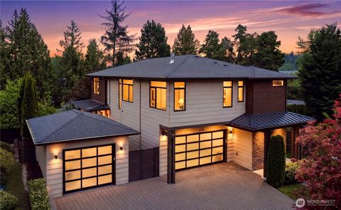 Photo of 11276 SE 32nd Lane, Bellevue, WA 98004 (MLS # 2515148)