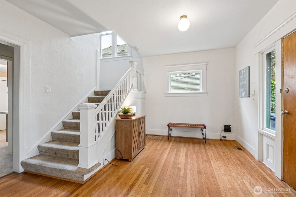 Photo of 2609 10th Avenue W, Seattle, WA 98119 (MLS # 2356766)