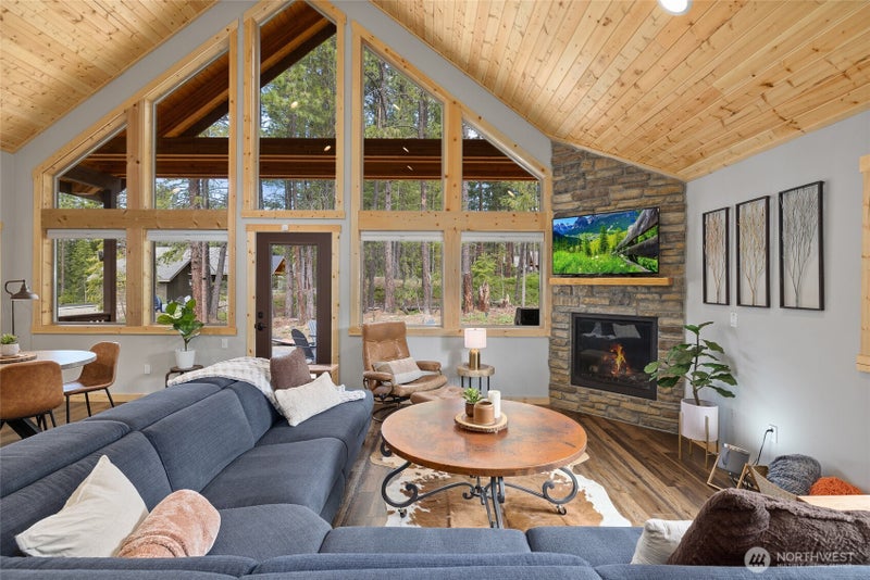 330 Rockberry Loop