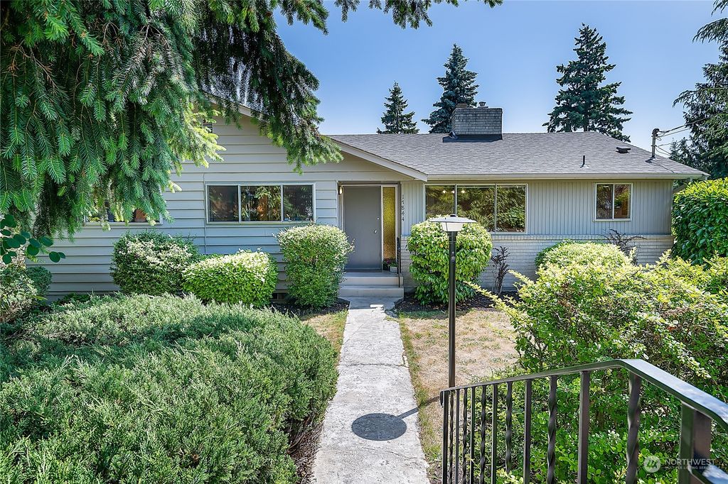 Photo of 17844 Wallingford Avenue N, Shoreline, WA 98133 (MLS # 2127498)