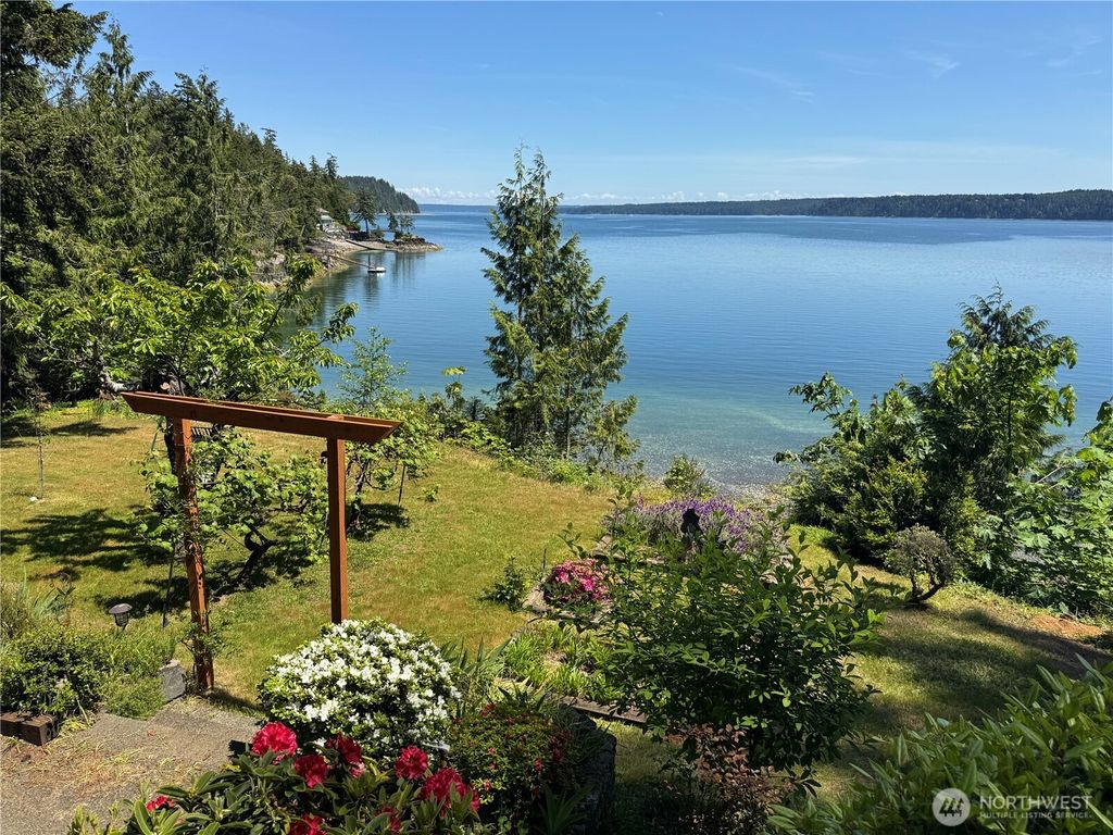 Photo of 311231 Highway 101, Brinnon, WA 98320 (MLS # 2528775)