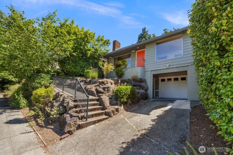 Photo of 5508 31st Avenue NE, Seattle, WA 98105 (MLS # 2544104)