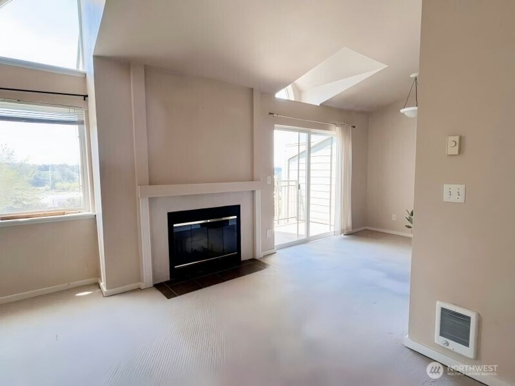 Photo of 3819 130th Lane SE #E6, Bellevue, WA 98006 (MLS # 2527082)