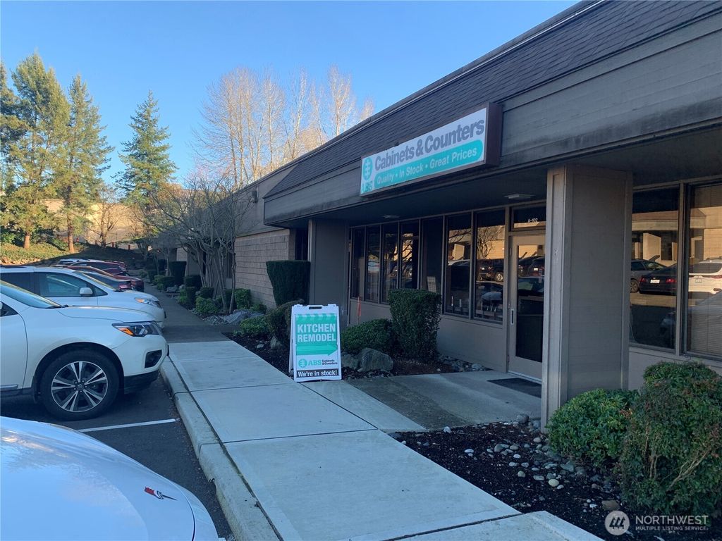 Photo of 1940 NE 124th AVE Ave #A102, Bellevue, WA 98005 (MLS # 2485105)