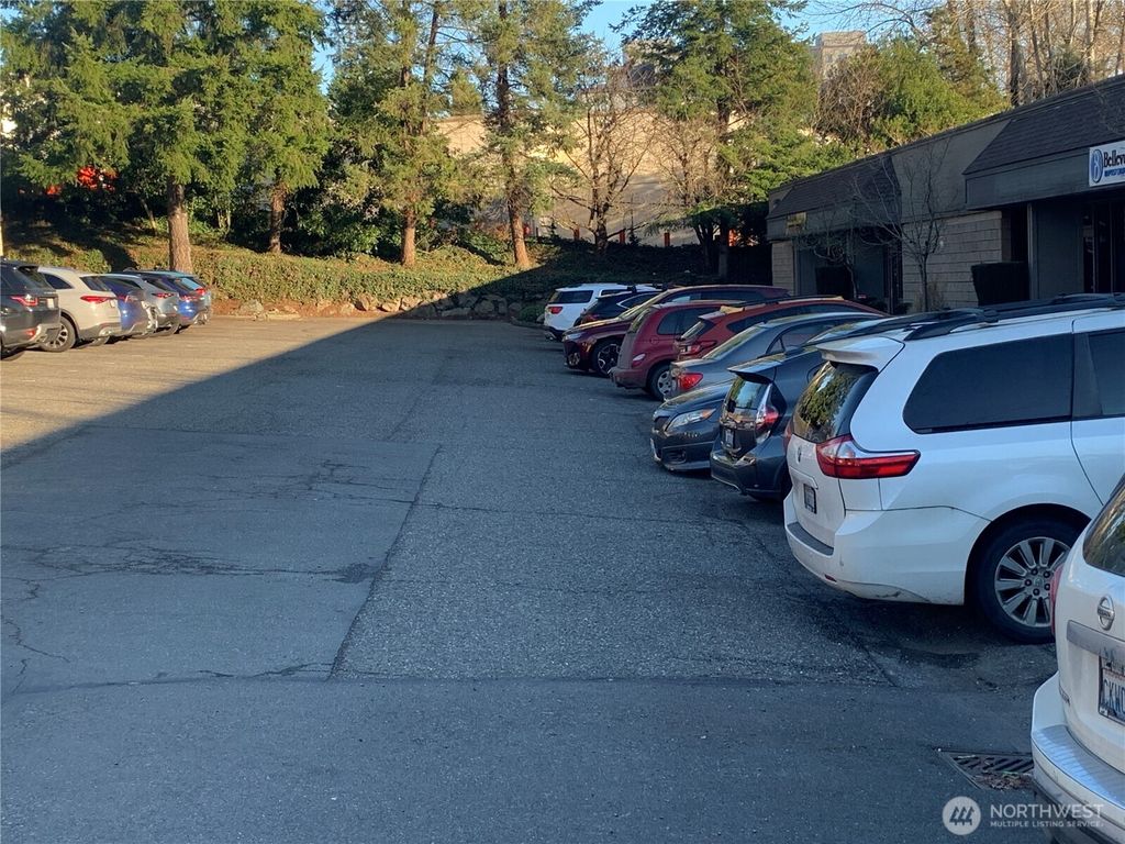 Photo of 1940 NE 124th AVE Ave #A102, Bellevue, WA 98005 (MLS # 2485105)