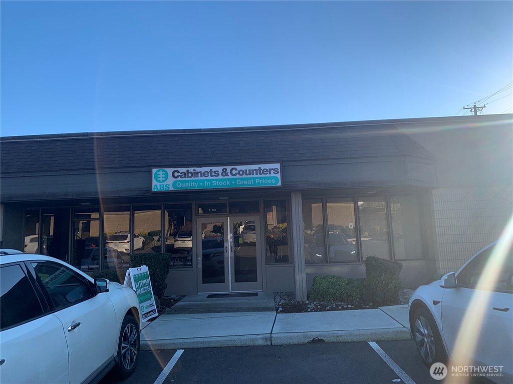 Photo of 1940 NE 124th AVE Ave #A102, Bellevue, WA 98005 (MLS # 2485105)