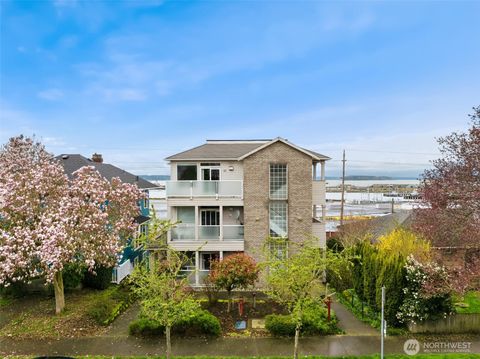 Photo of 2420 Grand Avenue #303, Everett, WA 98201 (MLS # 2496300)