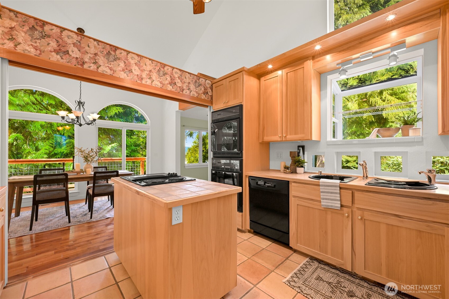 Bellingham, Washington 98229, United States, 3 Bedrooms Bedrooms, ,3 BathroomsBathrooms,Residential,Active,111211