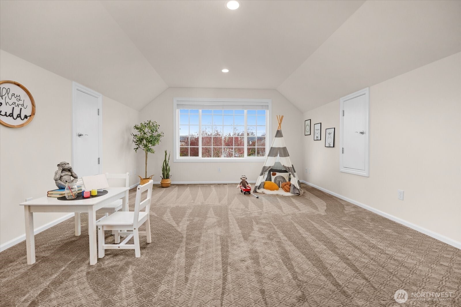 Lynnwood, Washington, 98087, United States, 4 Bedrooms Bedrooms, ,3 BathroomsBathrooms,Residential,Active,2037572