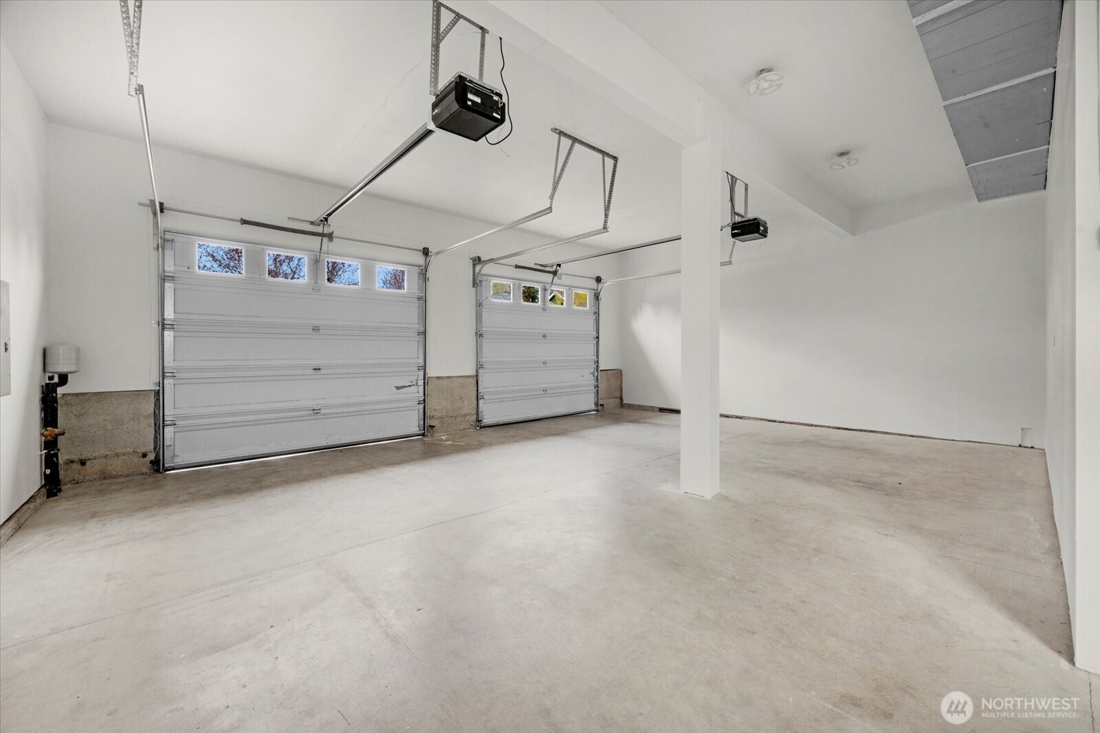 Lynnwood, Washington, 98087, United States, 4 Bedrooms Bedrooms, ,3 BathroomsBathrooms,Residential,Active,2037572