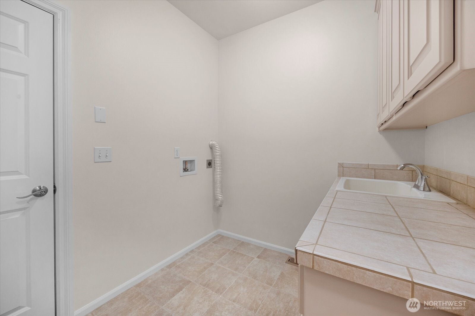 Lynnwood, Washington, 98087, United States, 4 Bedrooms Bedrooms, ,3 BathroomsBathrooms,Residential,Active,2037572