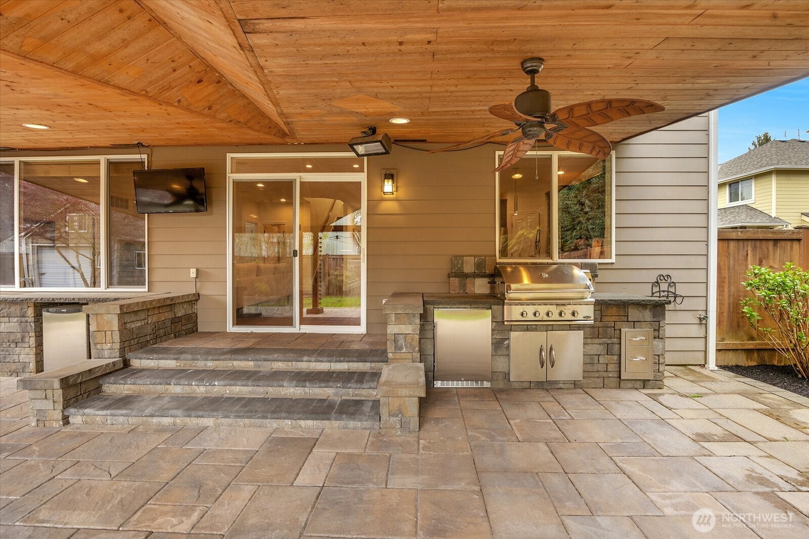 Lynnwood, Washington, 98087, United States, 4 Bedrooms Bedrooms, ,3 BathroomsBathrooms,Residential,Active,2037572