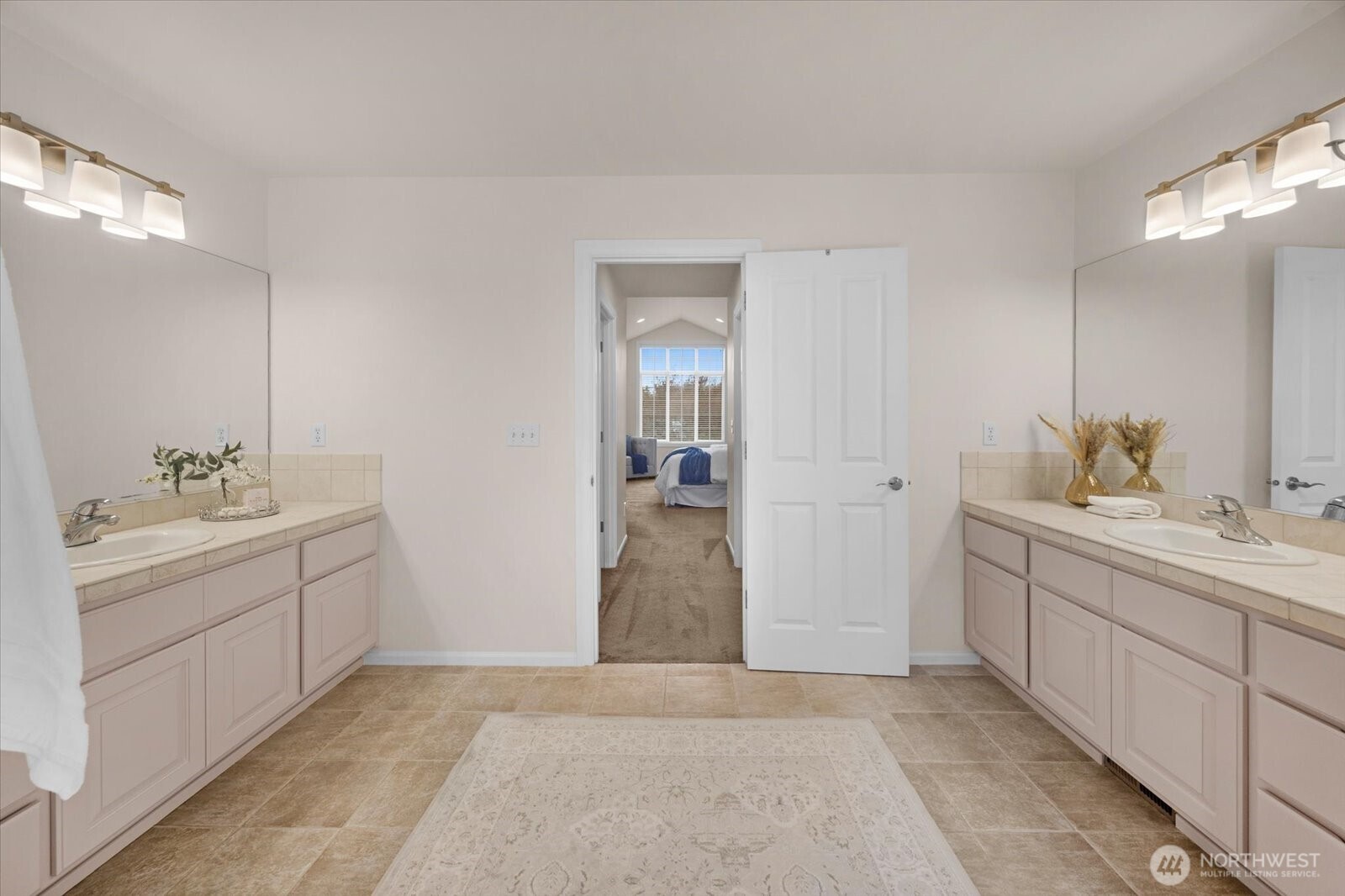 Lynnwood, Washington, 98087, United States, 4 Bedrooms Bedrooms, ,3 BathroomsBathrooms,Residential,Active,2037572