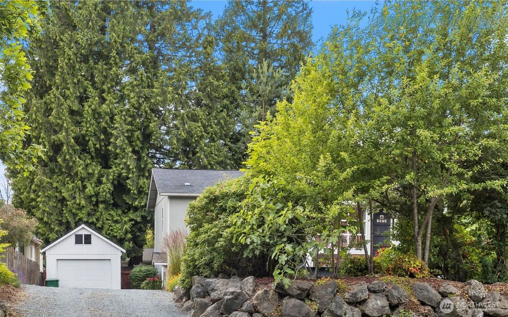 Photo of 7023 16th Avenue Ave SW, Seattle, WA 98106 (MLS # 2396536)