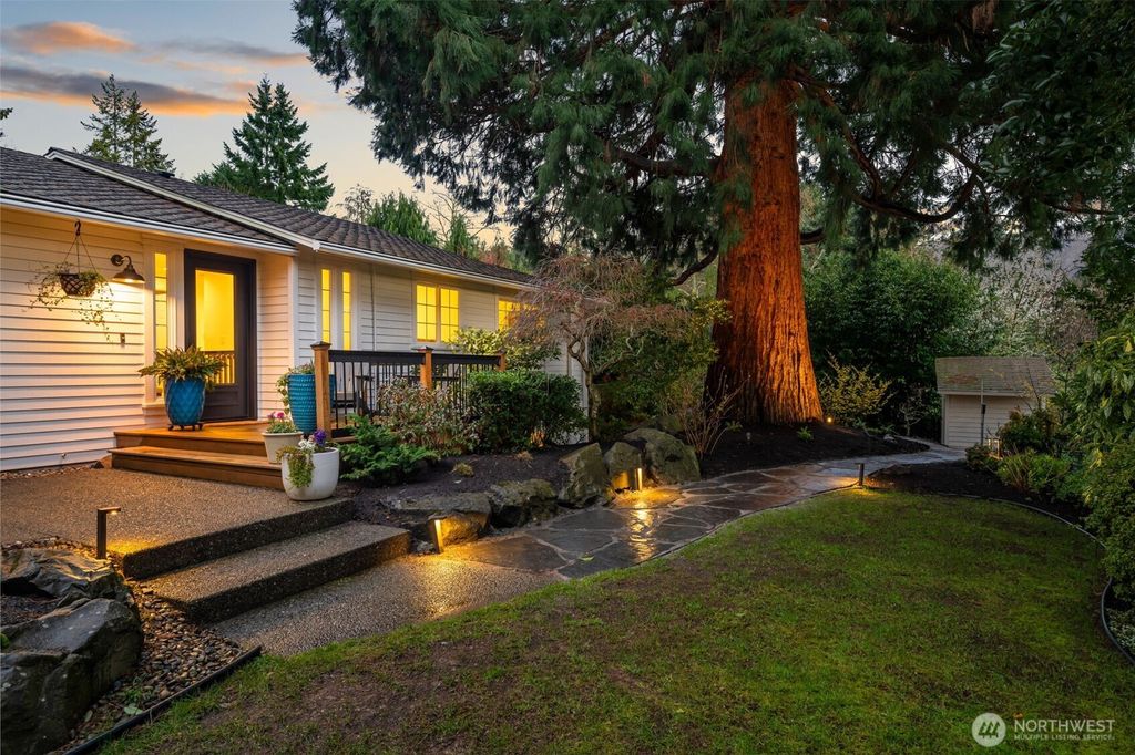 Photo of 423 SW 189th Place, Normandy Park, WA 98166 (MLS # 2484520)