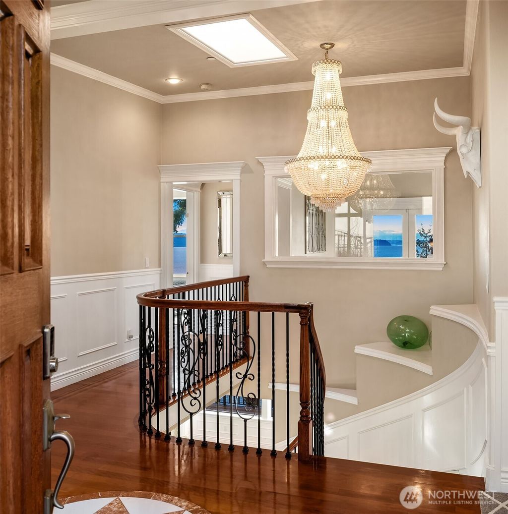 Photo of 16523 Maplewild Avenue SW, Burien, WA 98166 (MLS # 2381136)